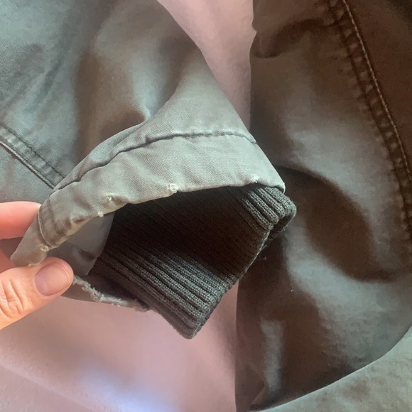 🧥 - Picture 3 of 6